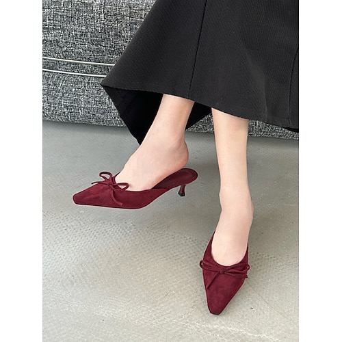 bordeauxrote Damen-Pantoletten aus Lack-Kunstleder mit Schleifendetail – schicke Slip-On-Heels mit spitzer Spitze für elegante Outfits Image