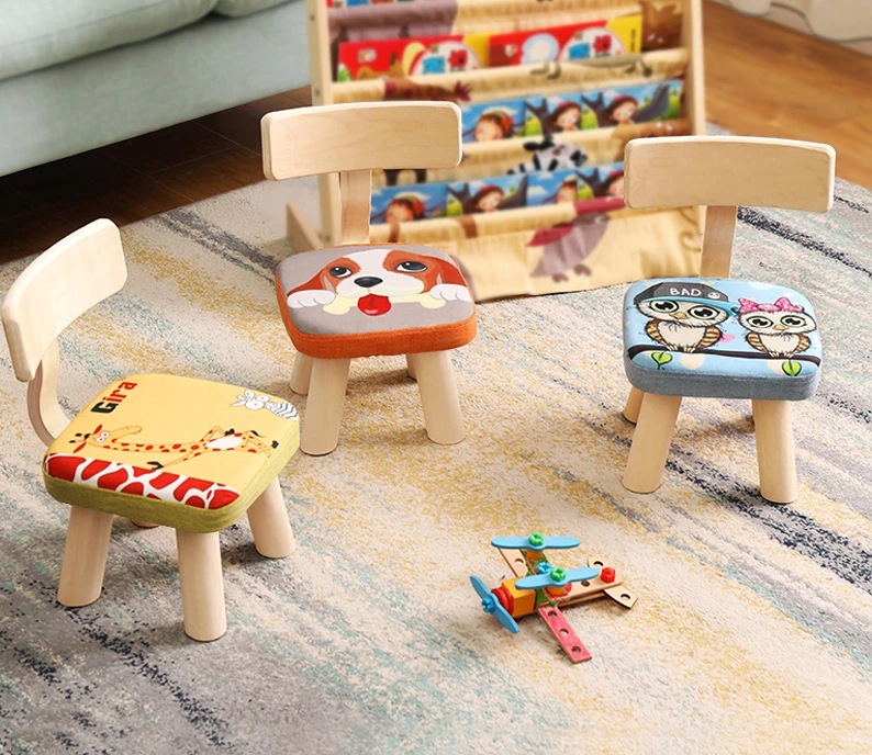 Kinder stühle mit Massivholz Rückenlehnen niedrige Hocker für den Hausgebrauch Kindersitze Baby Anti Fall Cartoon niedlichen kleinen Bänken Image