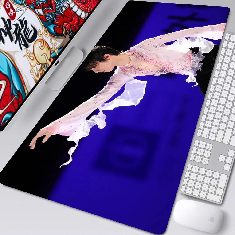 1pc Eis läufer hanyu yuzuru Boden matte Maus matte Schreibtisch matte mit Pad Gaming Zubehör Prime Gaming xxl Tastatur Pad Polster matte