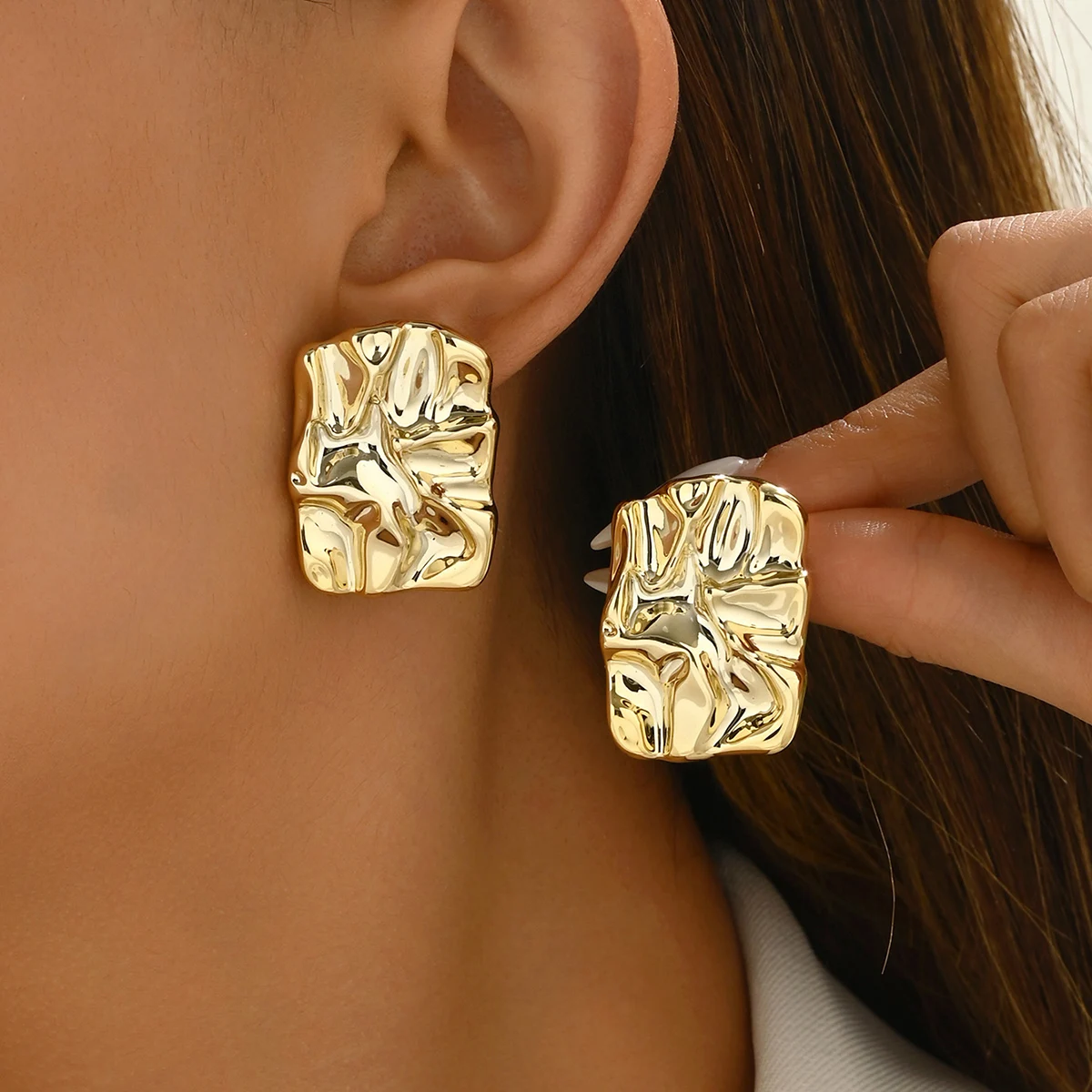 Natura Sabi Geometrische unregelmäßige metallische Farbohrringe für Frauen 2024, minimalistischer Stil, Persönlichkeitsohrringe, trendiger Schmuck, Geschenk Image