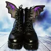 1 paar Engel Flügel Form Boot Skate Schuhe Halloween Schwarz Lila Fit Für Halloween Fledermaus Flügel Schuh Schnalle Stiefel handgemachte DIY