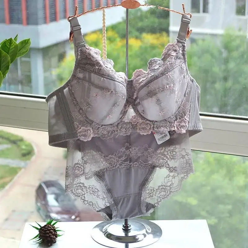 Plus Größe Bh Höschen Kissen Setst Büstenhalter Sexy Unterwäsche Set B C D E F G H Tasse Stickerei Frauen Dessous set Bhs 38 40 42 44 46 48
