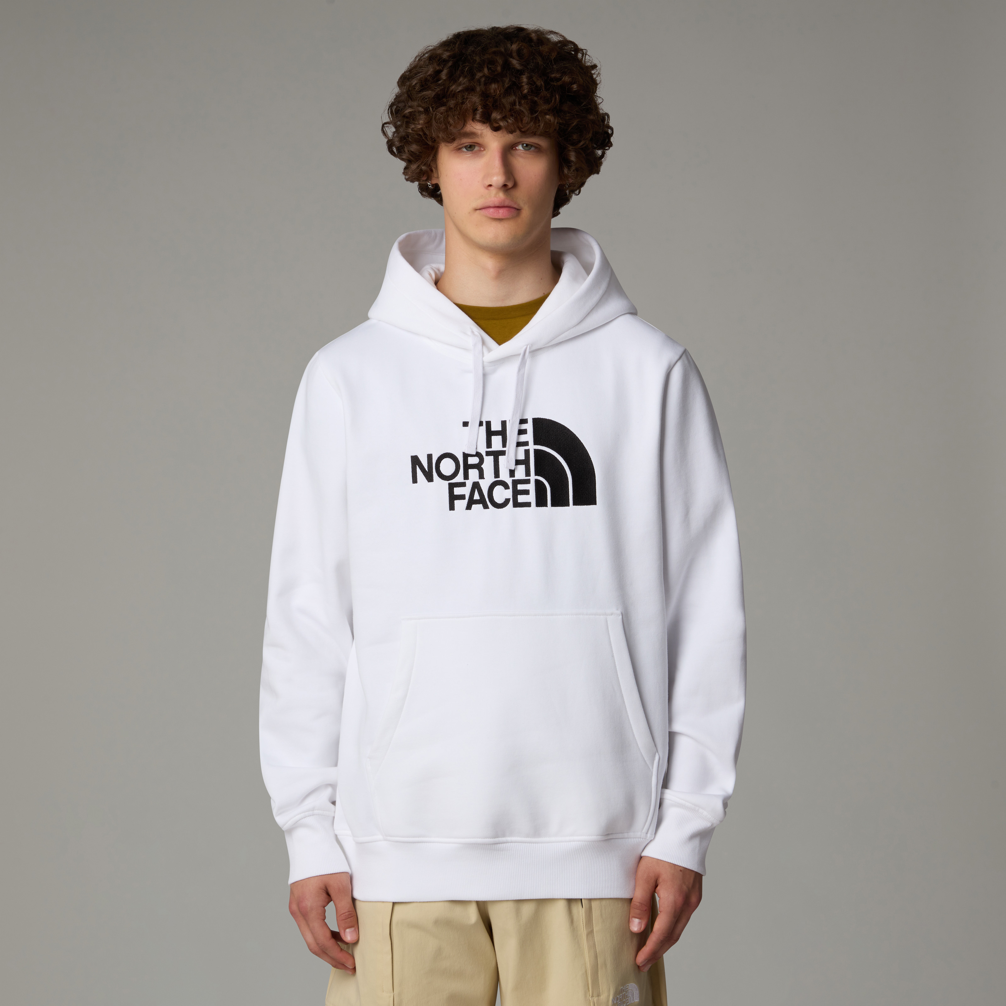 Kapuzensweatshirt THE NORTH FACE "M DREW PEAK REGULAR HOODIE", Herren, Gr. S, weiß (tnf weiß, tnf schwarz), Sweatware, Obermaterial: 80% Baumwolle, 20% Polyester, bedruckt, Rippbündchen, Sweatshirts, mit Kängurutasche, mit regulierbarer Kapuze,...