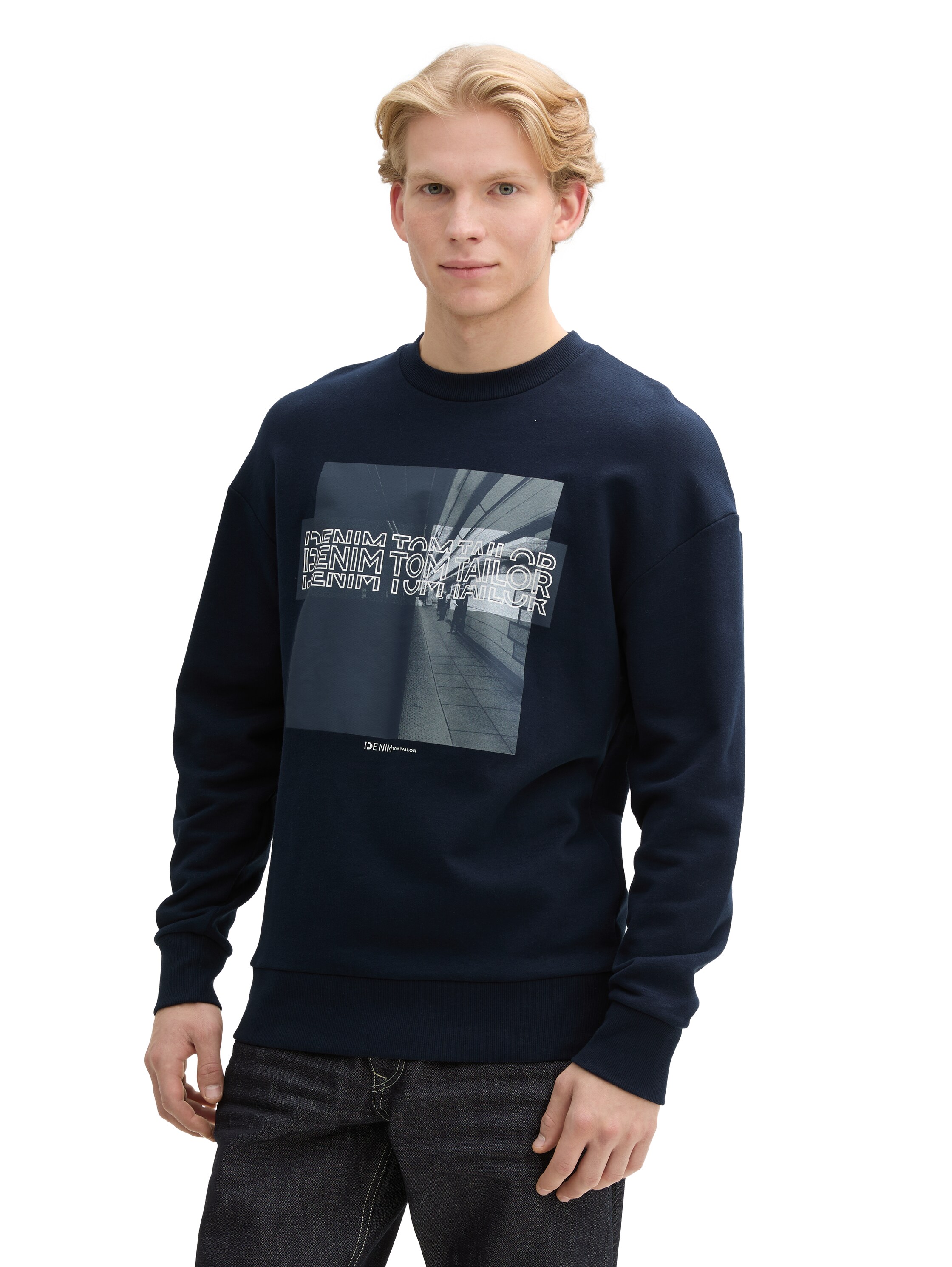 Sweatshirt TOM TAILOR DENIM, Herren, Gr. S, blau (sky captain blau), Sweatware, Obermaterial: 100% Baumwolle, bedruckt, Casual, relaxed fit taillenbedeckt, Rundhals, Rippbündchen, Sweatshirts, mit Frontprint