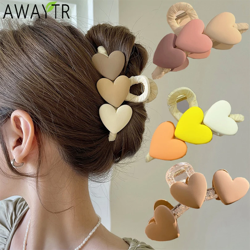 AWAYTR Neue Korea Herz Form Acryl Haar Krallen Krabbe Große Perle Klaue Clips für Frau Mädchen Bad Haarspange Dame Mode Kopfschmuck Image