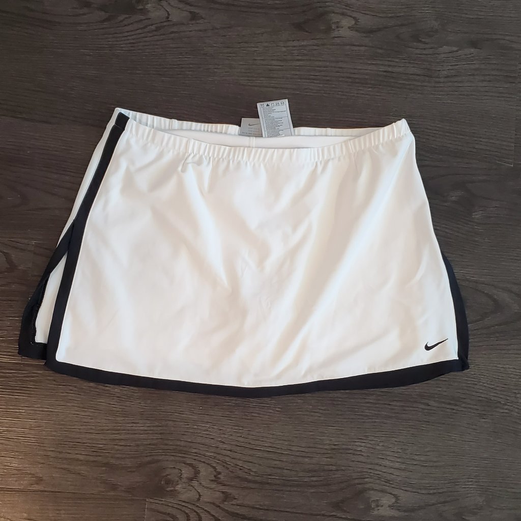 Nike Shorts | White Nike Tennis Skort | Color: White | Size: M