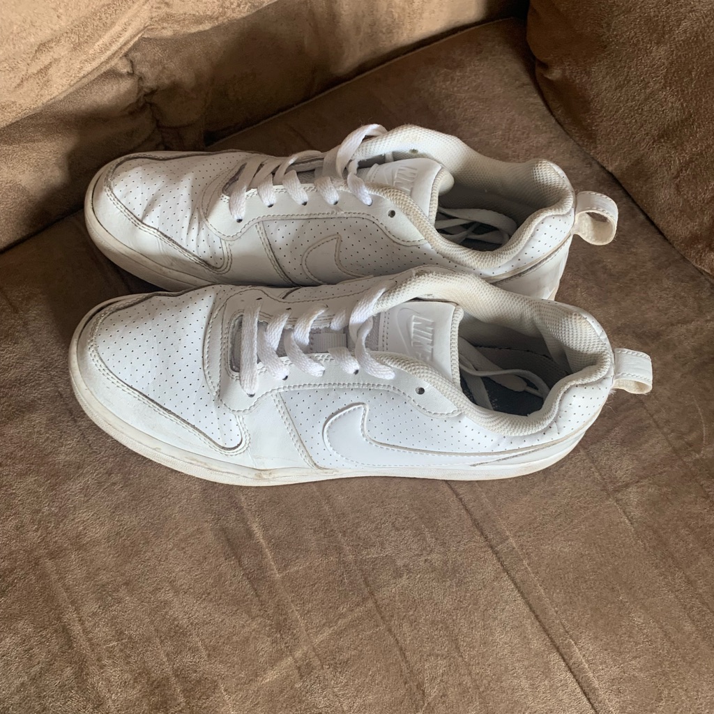 Nike Shoes | White Nike Tennis Shoes | Color: White | Size: 9.5