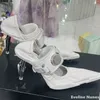 Seltsame Art transparente Fersen Pumps Frauen spitzen Zehen Leder Metall Gürtels chnalle Slip auf Panto letten Schuhe neue Mode Punk Sandalen