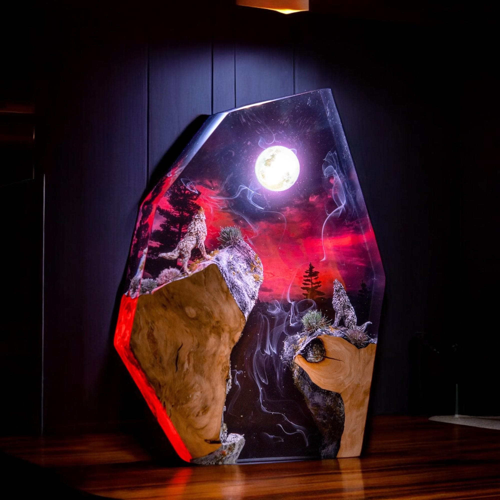 Lampada lupo in resina epossidica, legno in resina epossidica, lampada personalizzata in resina epossidica, lampada rossa e nera, decorazione artistic