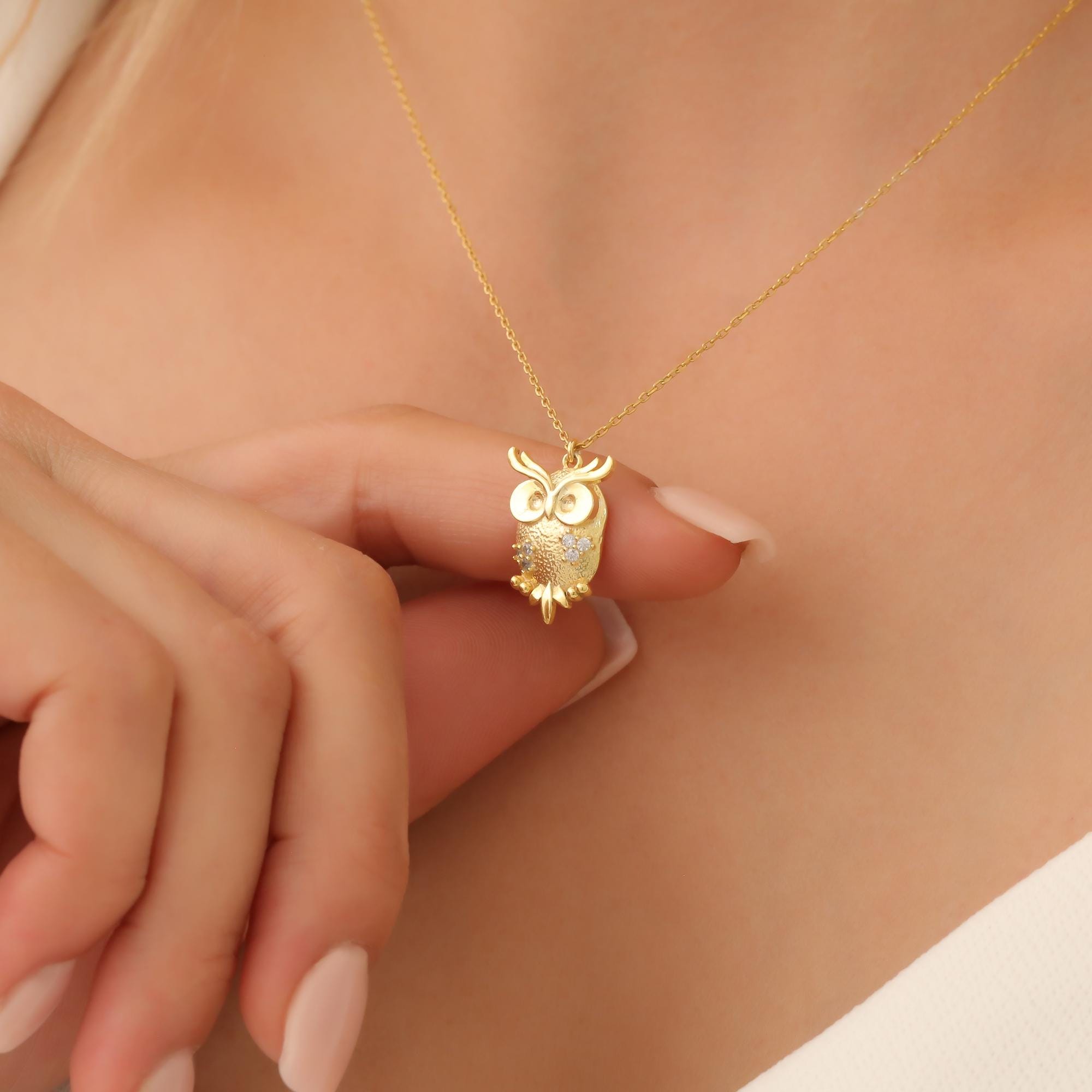 Collana con gufo placcata in oro 14 carati e diamanti, grazioso ciondolo a forma di gufo, gioielli minimalisti in oro con gufo, collana con gufo in zi