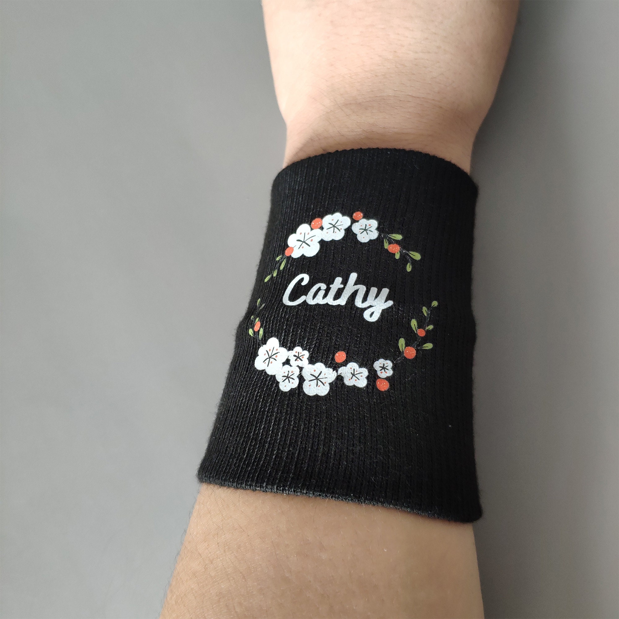Set di 2 fasce antisudore da polso personalizzate, fasce antisudore da polso sportive con fiori personalizzati, regalo per gli amanti dello sport