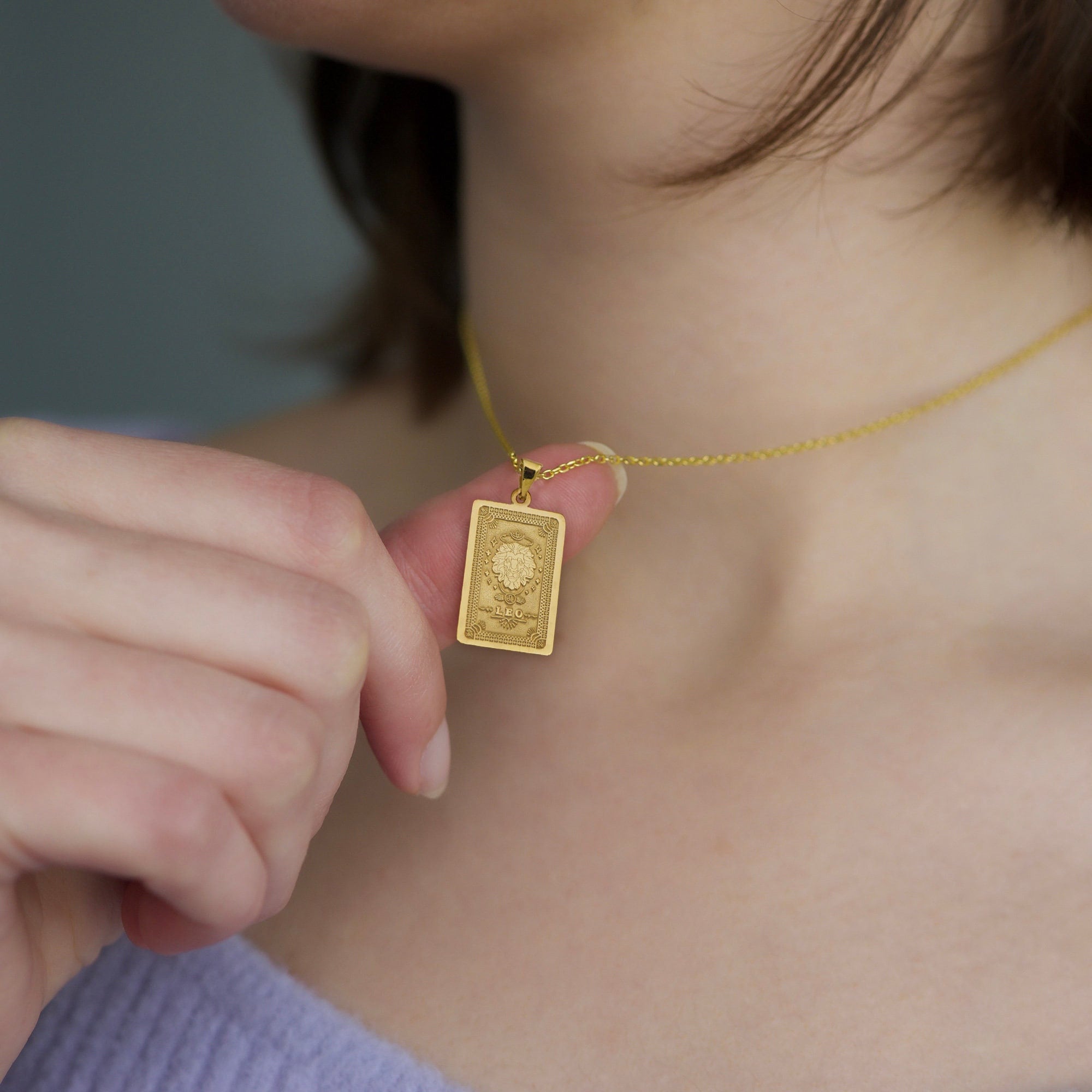 Collana con ciondolo del segno zodiacale del Leone in oro massiccio 14 carati personalizzata - Ciondolo Leone personalizzato - Gioielli astrologici -