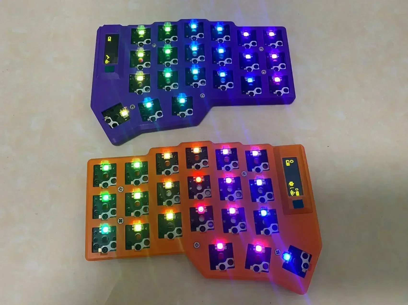 MiFuny Corne V1/V2 Split-Tastatur-Kit, individuelles Low-Profile Kailh Choc Wireless (BLE Hot Swap RGB Original DIY Design Tastatur-Kit Image