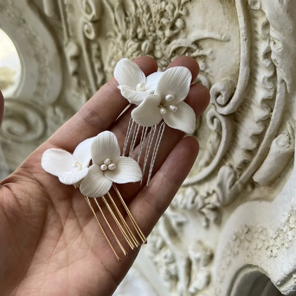 Perle Blume Haarkamm trend ige Braut Diademe für Frauen Keramik Blumen Haarnadel Hochzeit Haarschmuck Luxus Abschluss ball Haarschmuck Image