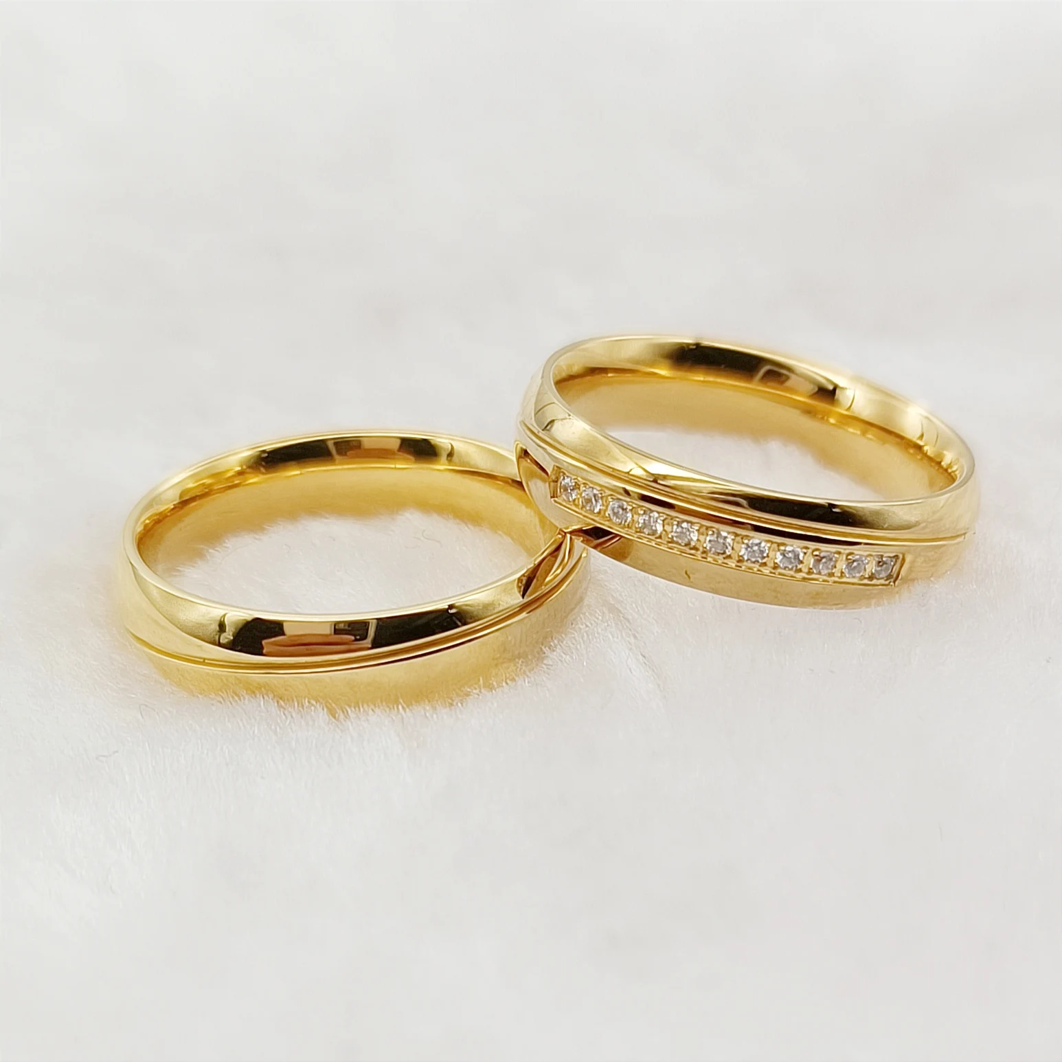 Braut und Bräutigam 2 stücke Eheringe Set für Paare 18 Karat vergoldet chirurgischen Edelstahl Schmuck Allianz Image