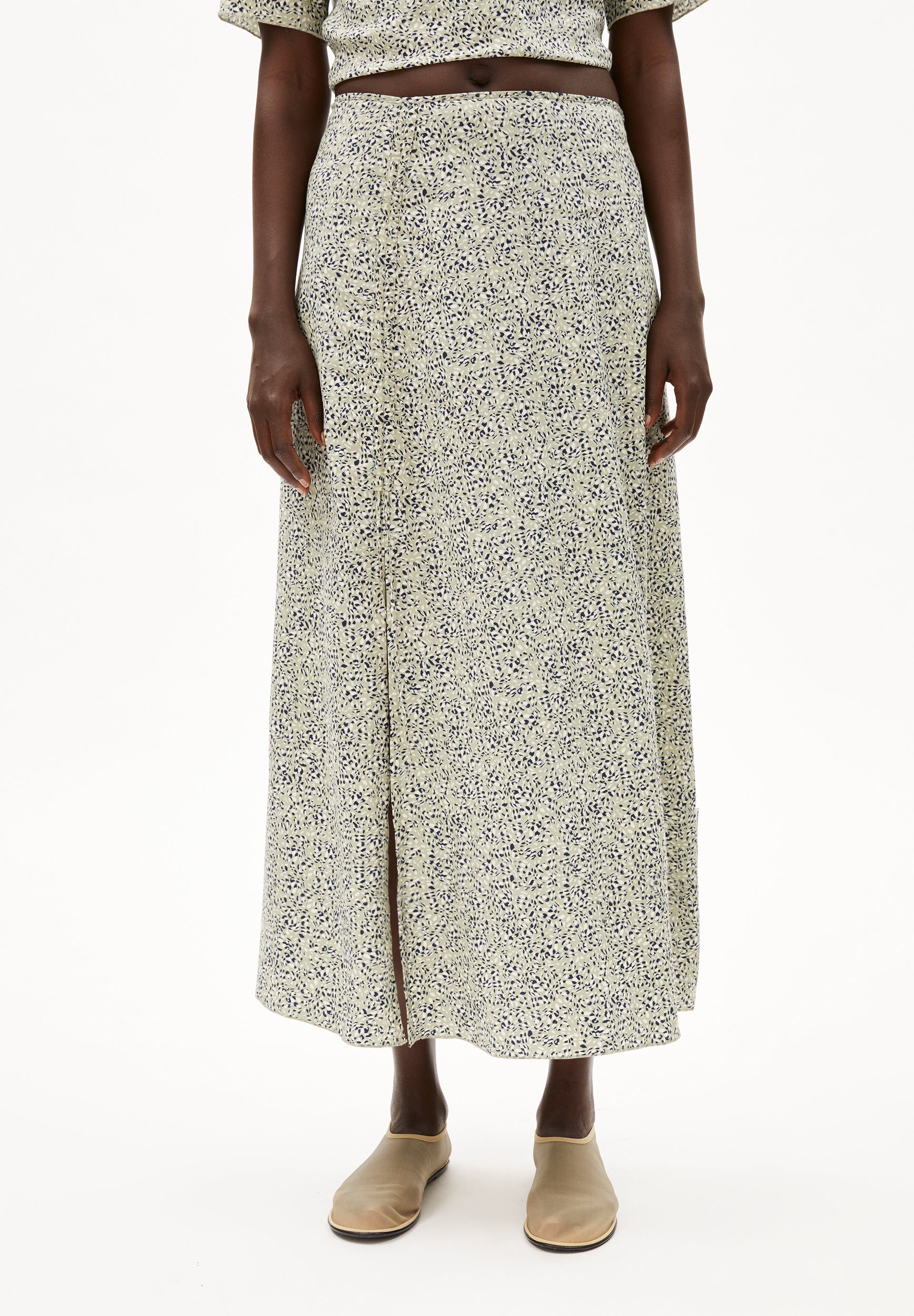 WOLAA WATERDROP | Webrock aus TENCEL™ Lyocell - grün (L) Image