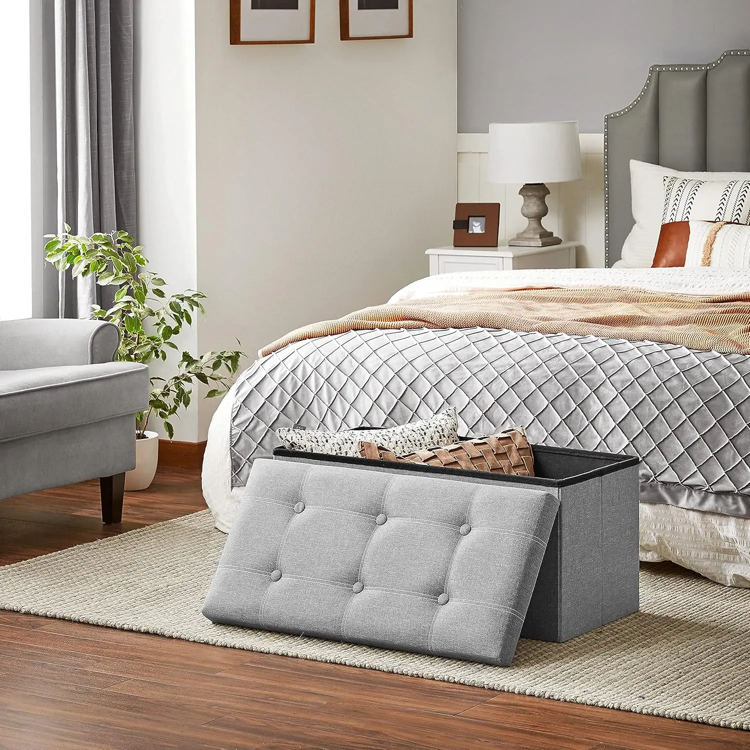 SONGMICS Sitzbank mit Stauraum, Sitztruhe, Sitzhocker, faltbar, 76 x 38 x 38 cm, Bezug aus Leinenimitat, für Schlafzimmer