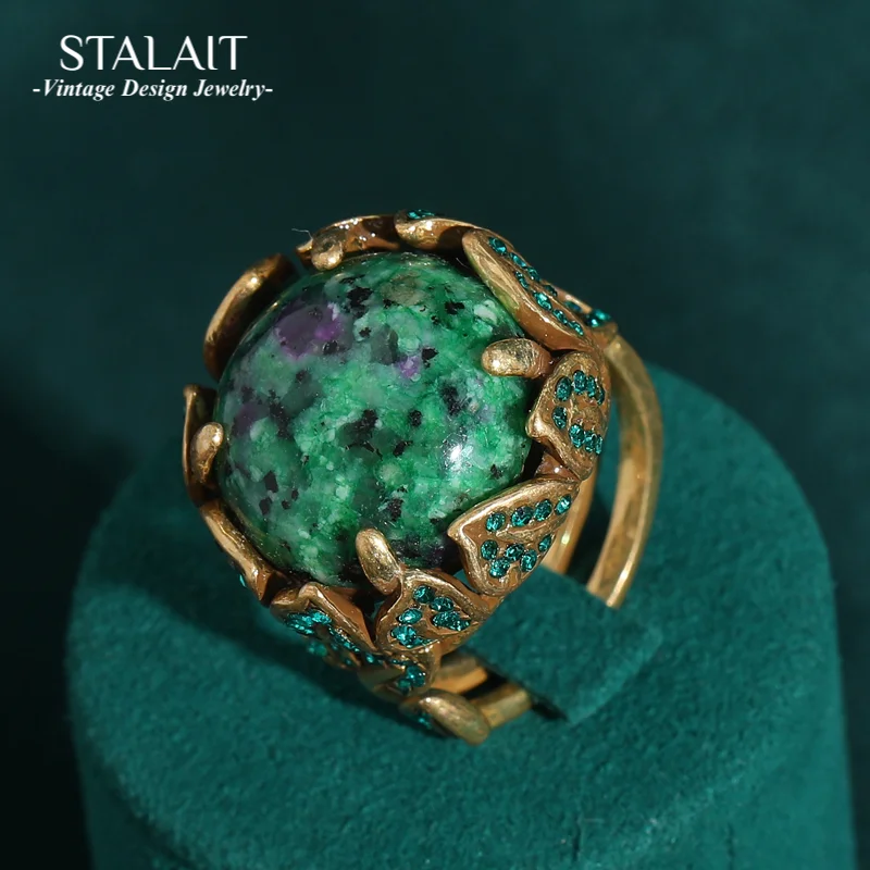 Vintage-Schmuck, voller Strasssteine, verlassen grünen Pfauenstein-Ringen für Damen, goldfarben, Party-Geschenk, Böhmen, Hochzeit, neu im Jahr 2024 Image