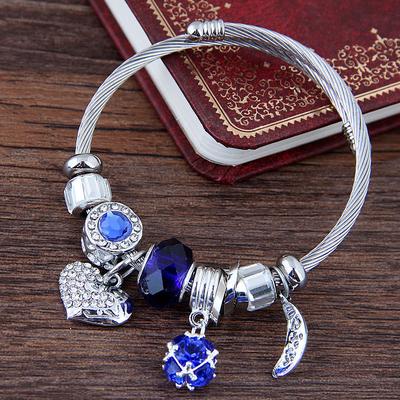 Women's Cuff Bracelet Fancy Moon Heart Stylish Alloy Bracelet Jewelry Black / Pink / Red For Party