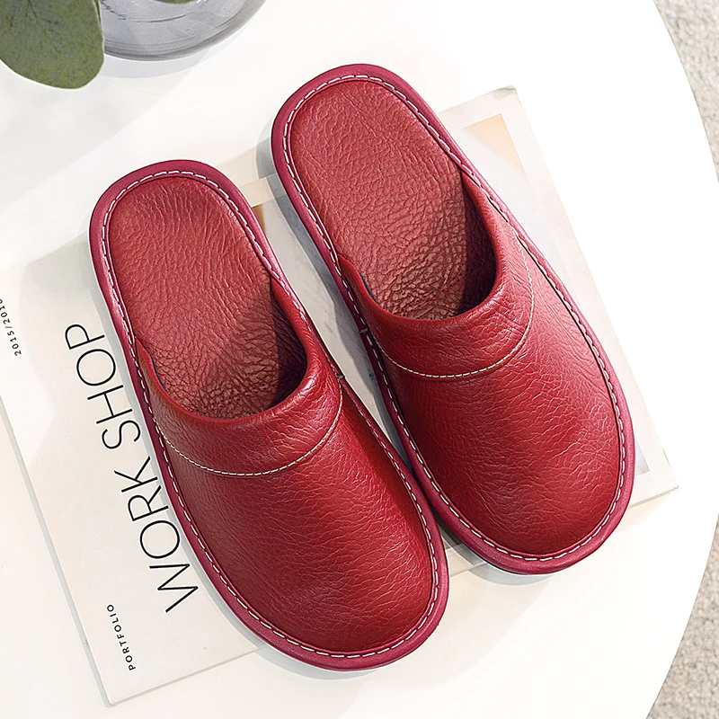 Indoor PU-Lederschuhe für Damen, weinrote Hausschuhe, modische Freizeitsandalen, Damen-Hausschuhe, schlichte Damenschuhe für Zuhause.