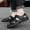 Neue Sommer Leder Männer Sandalen Mode Atmungsaktive Casual Schuhe Männer Weichen Boden Outdoor Strand Sandalen Römischen Hausschuhe Große Größe 47
