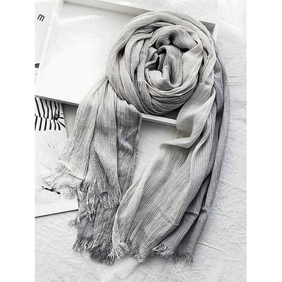 sciarpa leggera in cotone sfumato da uomo – accessorio di moda casual per outfit primaverili, autunnali e quotidiani