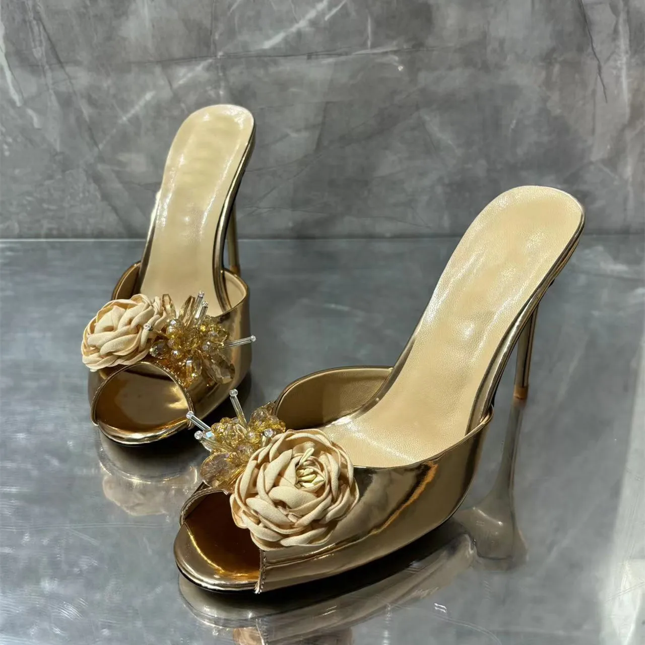 Goldene spitze Peep Toe dünne Heels Hausschuhe für Frauen neue Marke Design Rose Kristalle Dekor High Heel halbe Schuhe Dame Größe 43