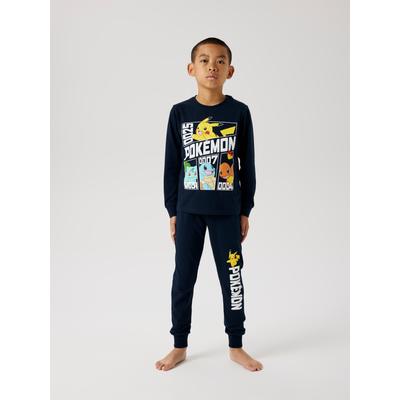 Hausanzug NAME IT "NKMDAMIEN POKEMON LS NIGHTSET NOOS SKY", Kinder, Gr. 158 (164), blau (schwarz sapphire), Jersey, Obermaterial: 95% Baumwolle, 5% Elasthan, bedruckt, casual, regular fit knöchellang, Rundhals, Langarm Rippbündchen, Homewear-Sets,... Image