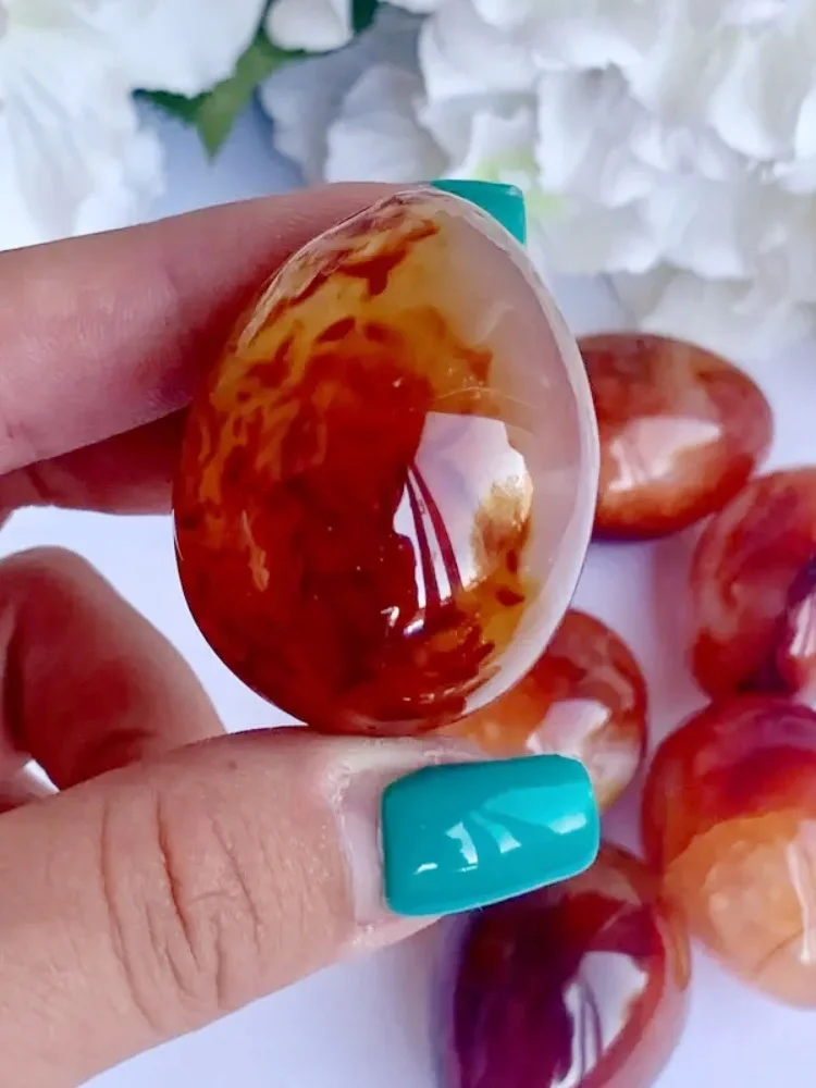 Kristallkarneol, rotes Achat-Ei, natürlicher Geode-Stein für Heimdekoration für Weihnachten, Chanukka, Valentinstag, Muttertagsdekoration Image