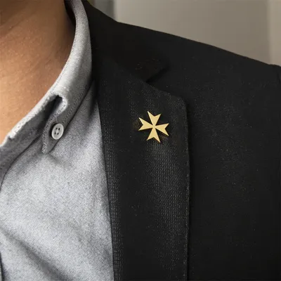 Fashion Malta Brooch for Dad Men's Stainless Steel Cross Clasp Pin Badges Shirt Collar Brooch Best