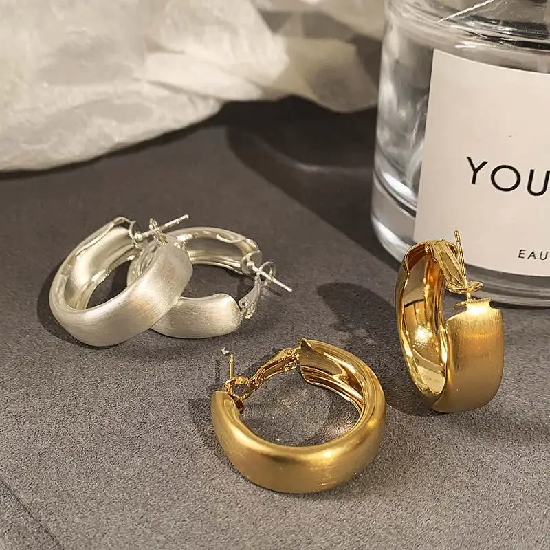 Einfache Gold Farbe Matt Gebürstet Creolen Für Frauen Vintage Kreis Runde Minimalistischen Ohrringe Party C-form Schmuck Geschenke Image