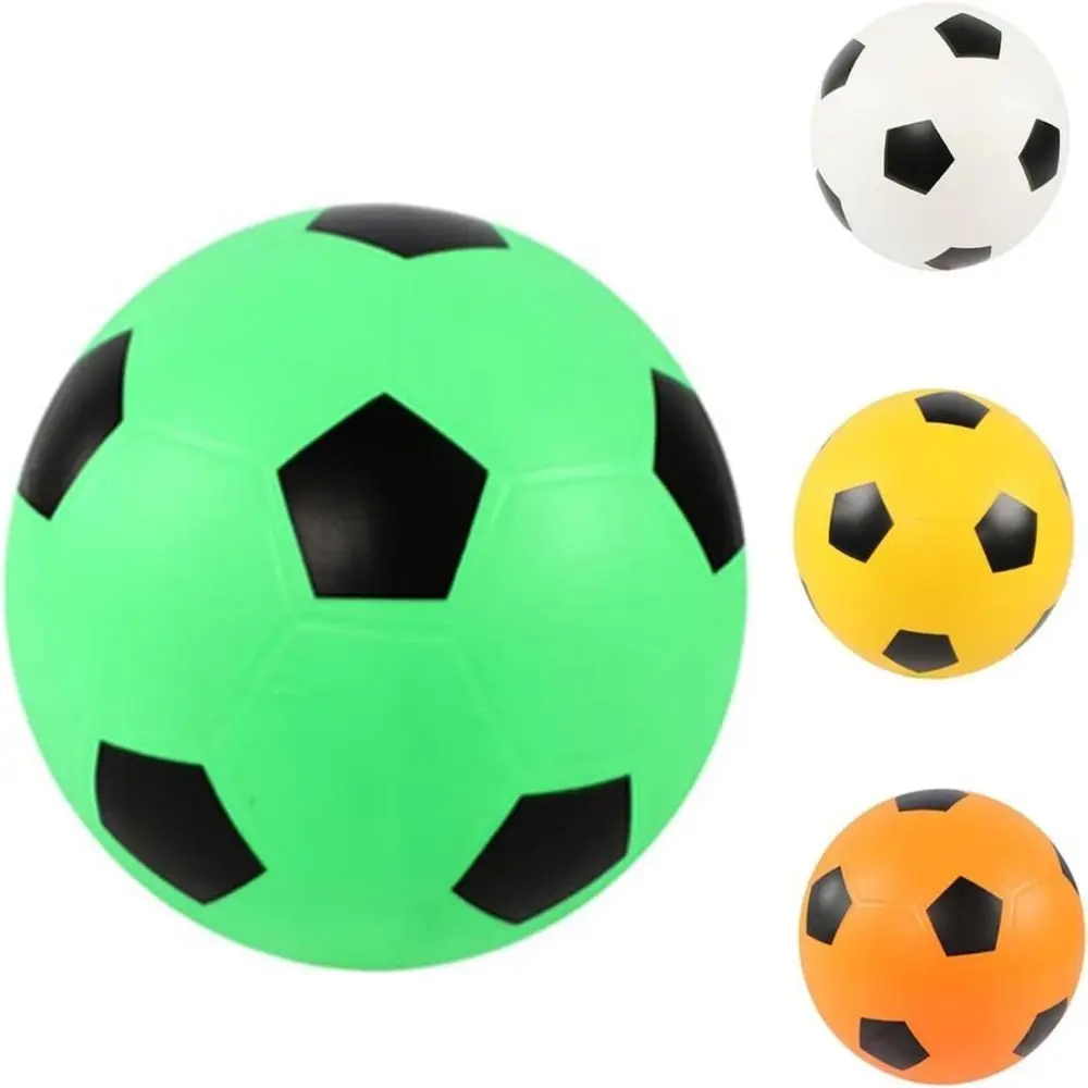 Leichter Fußball quetschbarer Schaum fußball mit hoher Dichte Trainings ball leicht zu greifen Image