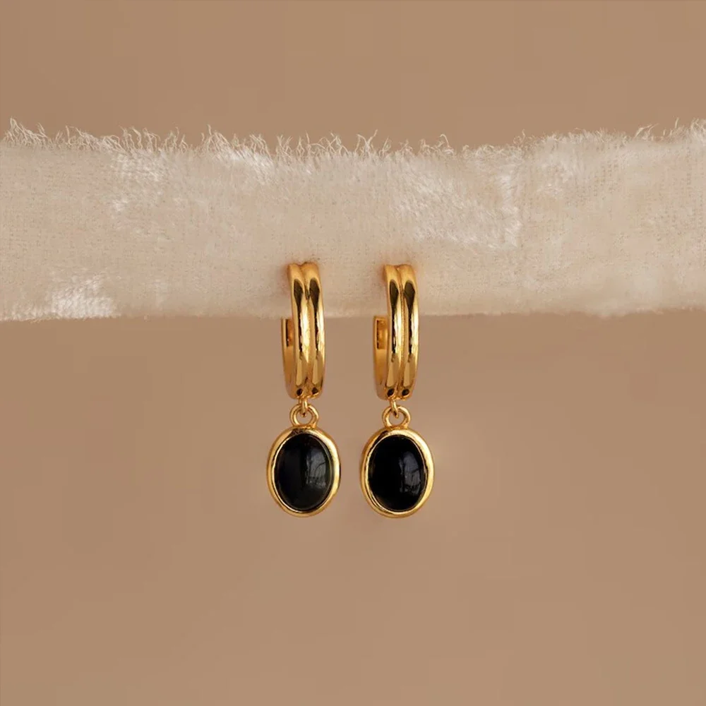 Vintage ethnische schwarze Naturstein kleine Creolen für Frauen Mädchen Gold Farbe C Form Huggie Hoops neue trendige Schmuck Geschenke