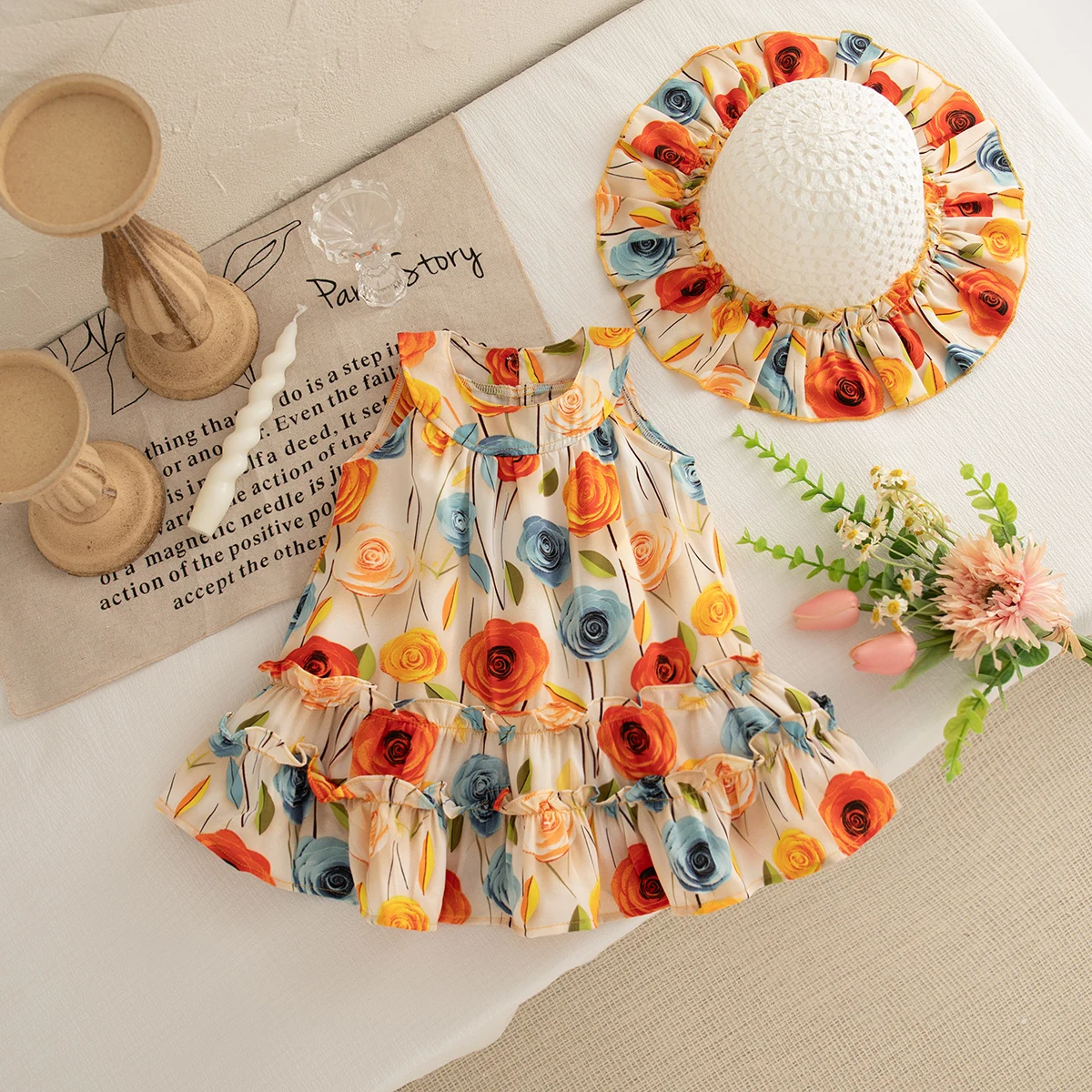 (0–5 Jahre altes Baby-Mädchen-Kleid) Sommer neue bunte Blumen-Kinder-ärmellose Kleidung mit dem gleichen Hut enthalten Image