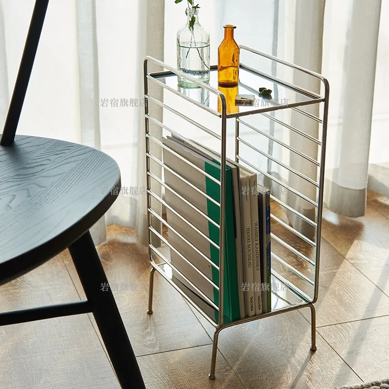 MOMO Skandinavischer Eisen-Kleiner Teetisch, Sofa-Beistelltisch, kreativer Beistelltisch, einfacher Nachttisch, kleiner Beistelltisch, modernes, einfaches Regal