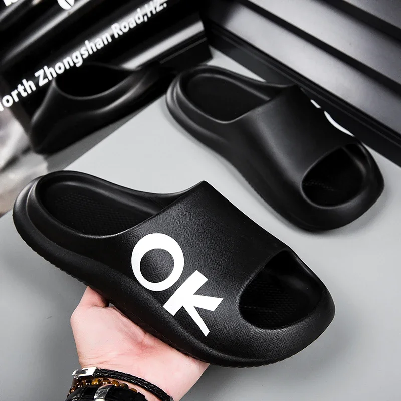 Mode Herren Hausschuhe leichte Strands chuhe Paar Freizeit schuhe rutsch feste Indoor Bad Hausschuhe Outdoor Herren Sandalen Image