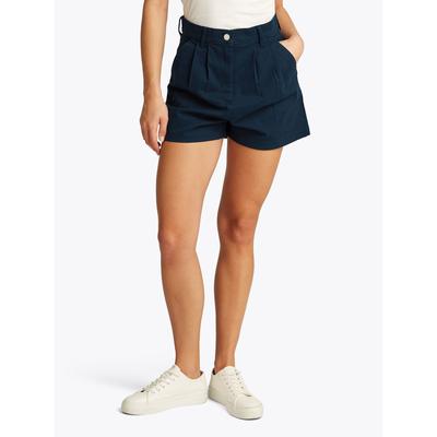 Chinoshorts TOMMY JEANS "TJW CLAIRE HR PLEATED SHORT", Damen, Gr. 28, N-Gr, blau (schwarz night navy), Twill, Obermaterial: 96% Baumwolle, 4% Elasthan, unifarben, casual, normal kurz, Hosen, mit Bundfalten, mit Logostickerei Image