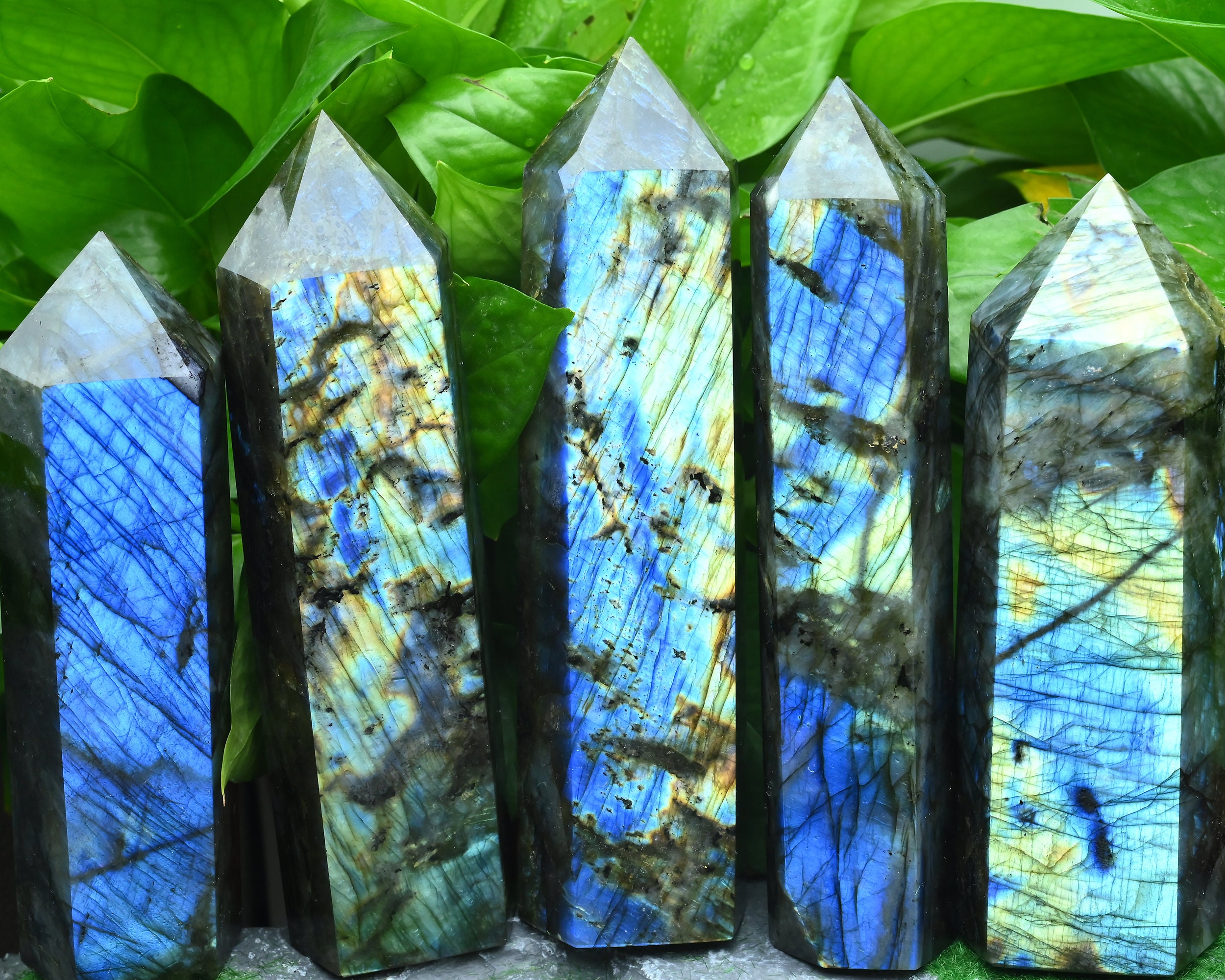 Grande tour en labradorite naturelle à haute brillance, tour en cristal de guérison, tour de cristal pour décoration d'intérieur, tour d'énergie en ca