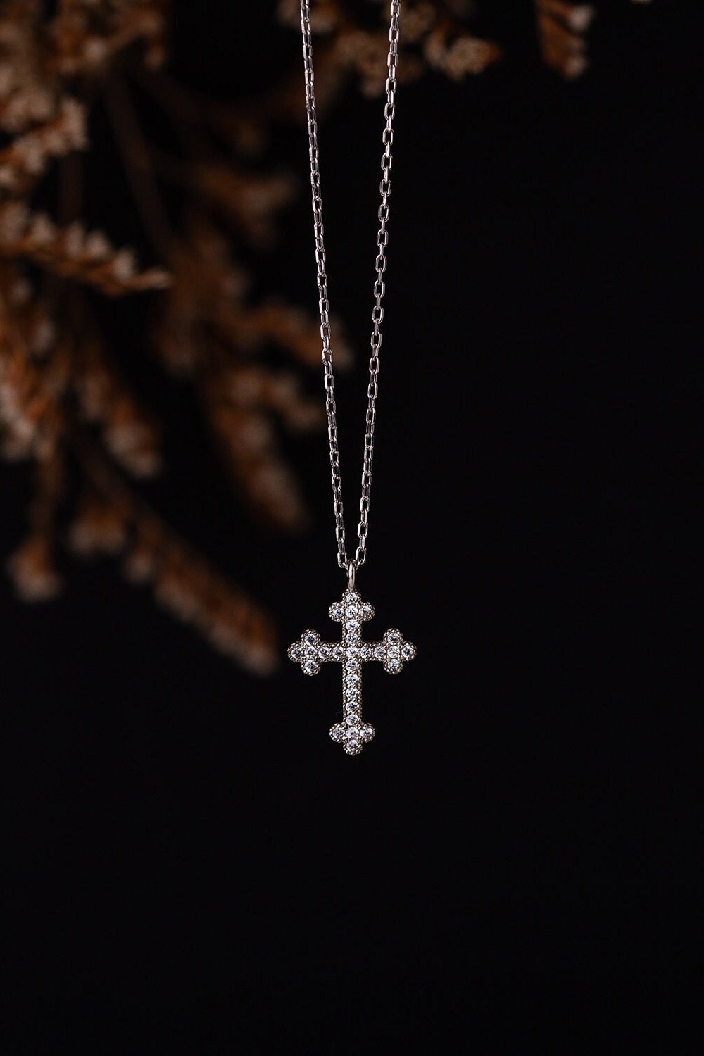 Collana con croce in argento, collana con croce in pavé, ciondolo con croce in oro, ciondolo con croce delicata, ciondoli con croce, collana da damige