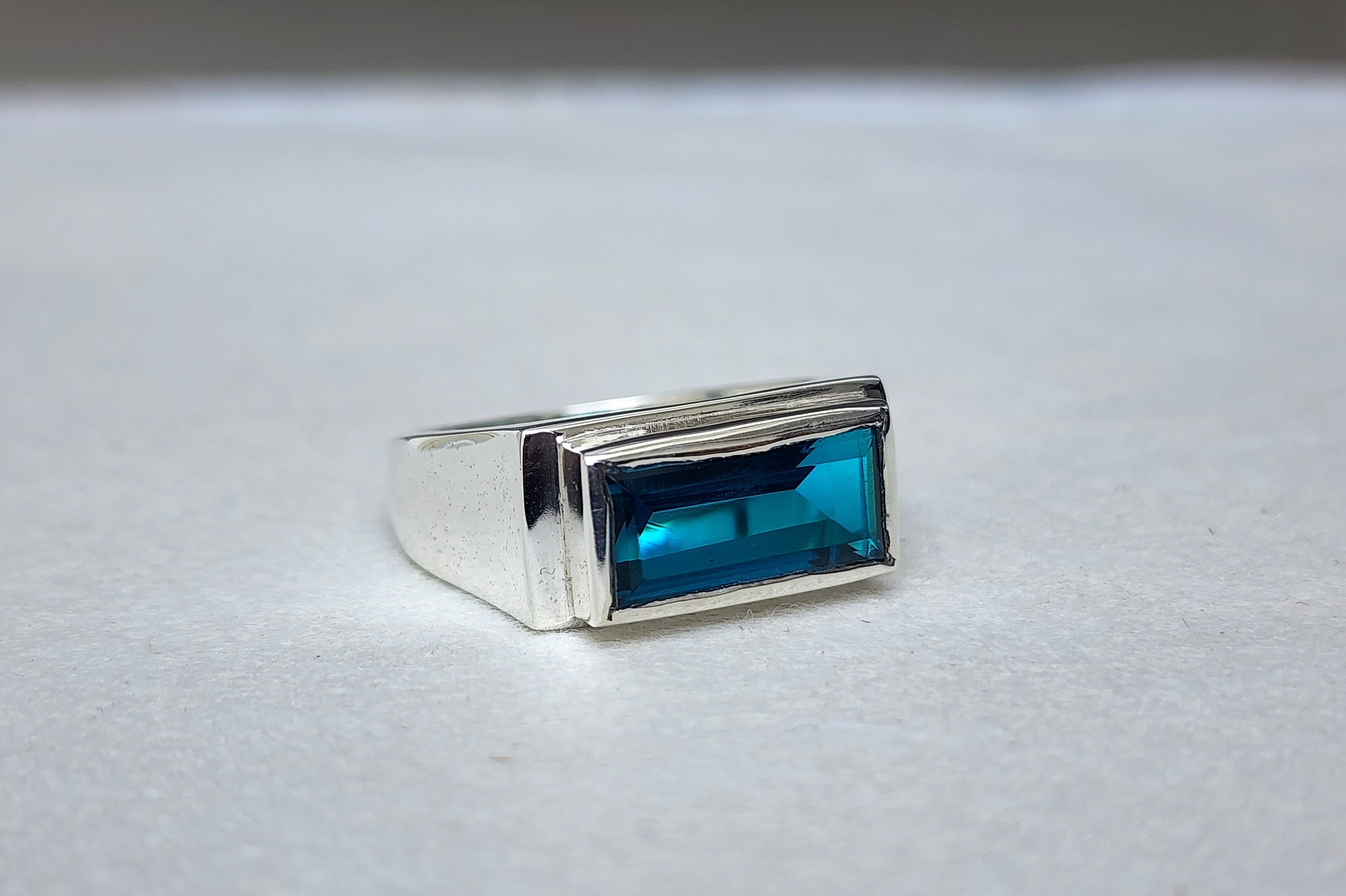 Anello con topazio blu, anello in argento sterling 925, anello con pietra preziosa topazio blu di Londra rettangolare, anello da uomo, anello regalo,