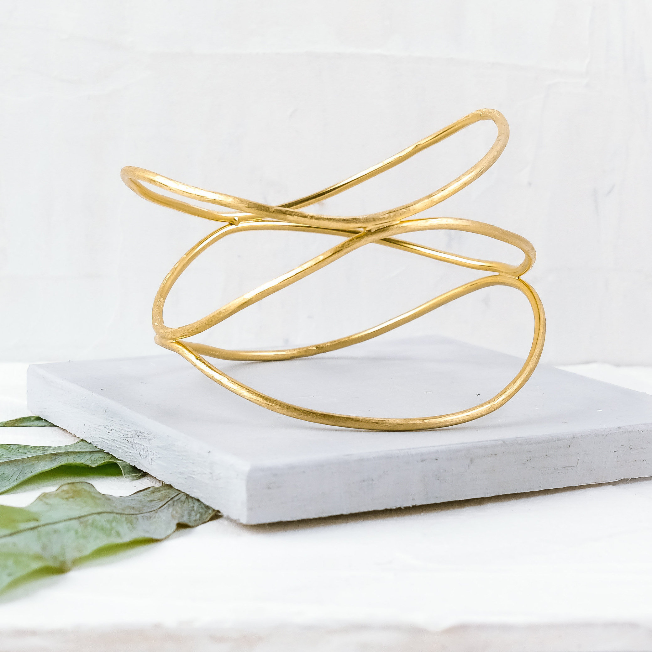 Bracciale rigido in oro, bracciale rigido in oro, bracciale rigido minimalista, bracciale rigido in oro moderno, bracciale rigido in oro, bracciale ri