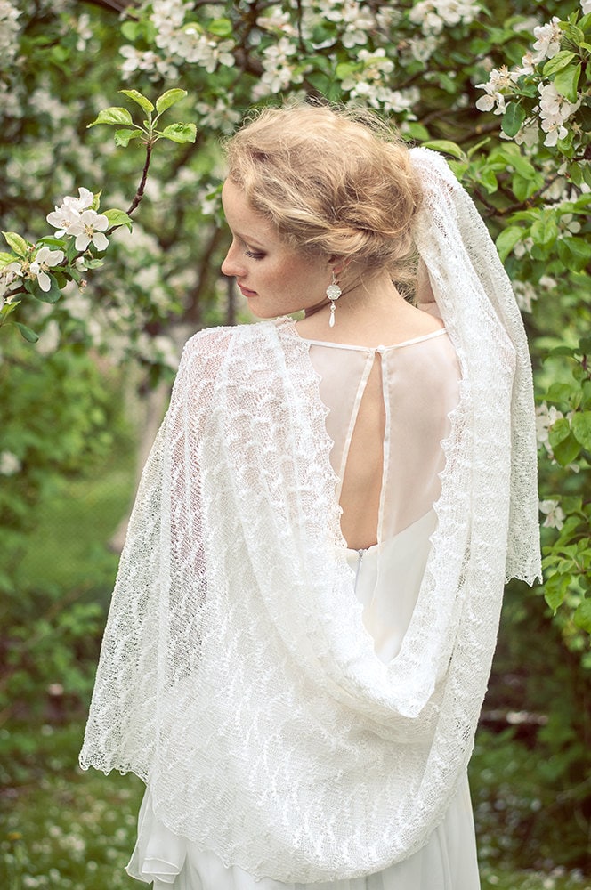 Scialle da sposa bianco Sciarpa di lino Stola da sposa in pizzo color avorio Coprispalle in maglia Coprispalle da sposa in spiaggia Scialle da sera Le