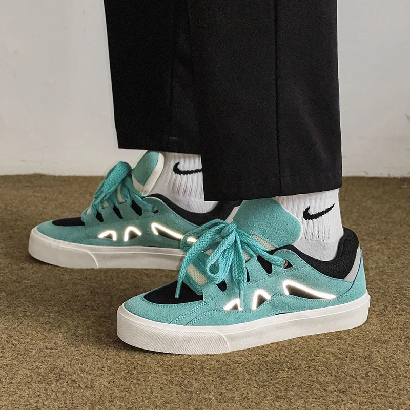 Herren blaue Plattform Herren Skateboards chuhe Mode reflektierende Skateboard Sneakers rutsch feste Streetwear Casual Sportschuhe