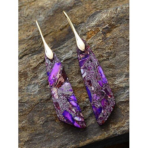 Grüne Tropfenohrringe aus Naturstein mit goldenen Haken - Boho-Stil, einzigartiger Edelsteinschmuck für Frauen, perfekt für lässige und elegante Anlässe Image