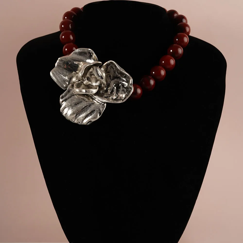 Neue Vintage Handgemachte Perlen Metall Gold Silber Farbe Große Blume Anhänger Halsketten für Frauen Partei Schmuck Zubehör