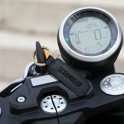 For Honda Yamaha Suzuki Harley Triumph Ducati Scrambler 800 1200 Motorcycle Cowhide Keychain Key