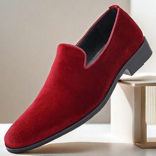 Rote Slipper aus Samt für Herren, elegantes, formelles Schuhwerk für Hochzeiten, Partys und besondere Anlässe Image