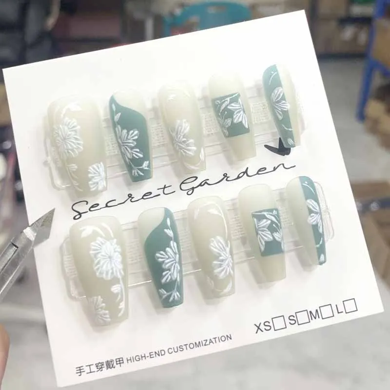Frauen halb handgemachte Wassertropfenförmige Super Fee Blume Press on Nails Nail Art High-End mittlere bis lange Länge künstliche Nägel Image