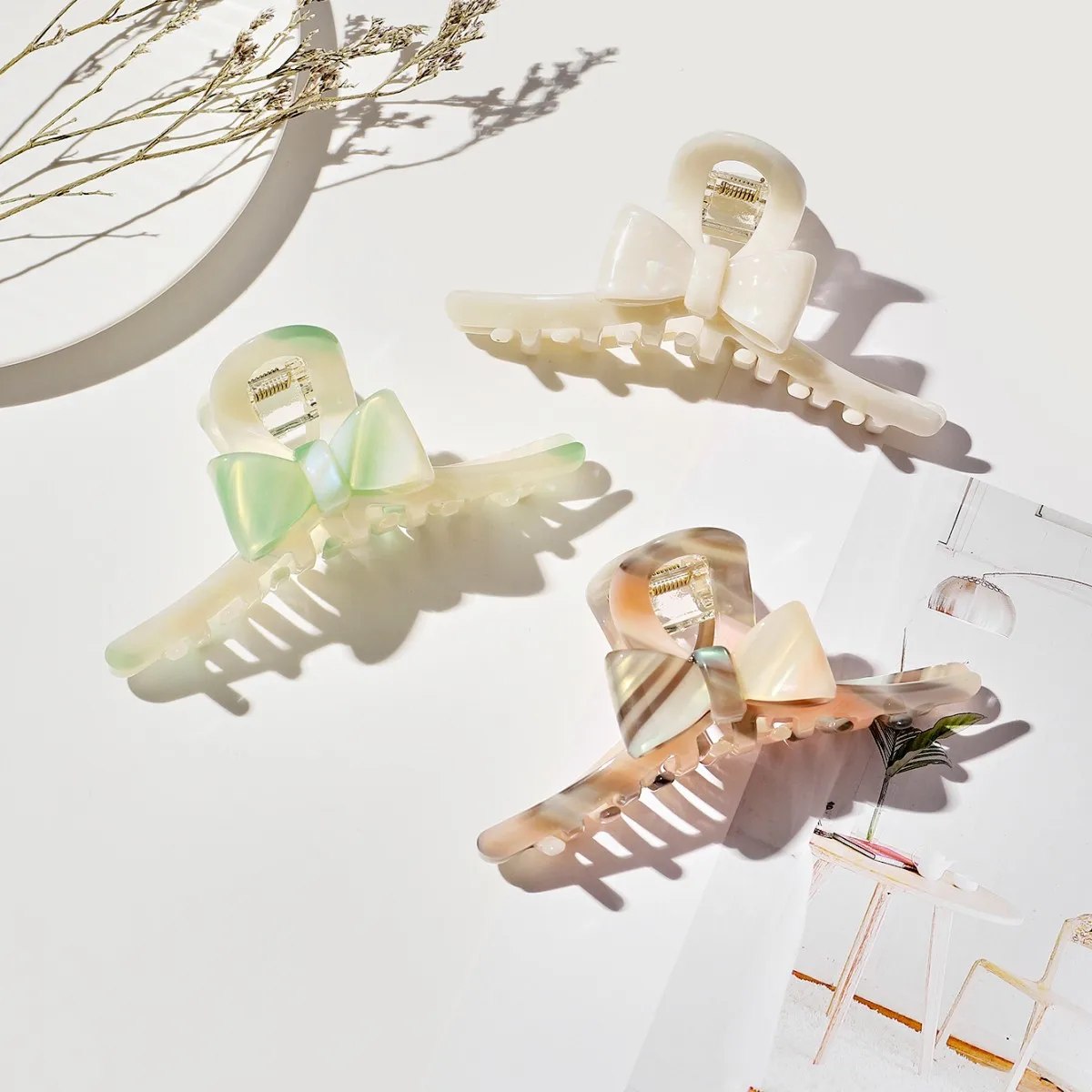 1pc einfache High-End-Essig-Clip, multifunktion ale Schleife Haars pange, Rückseite des Kopfes Haars pange, Fliege, Hai-Clip Haarschmuck Image