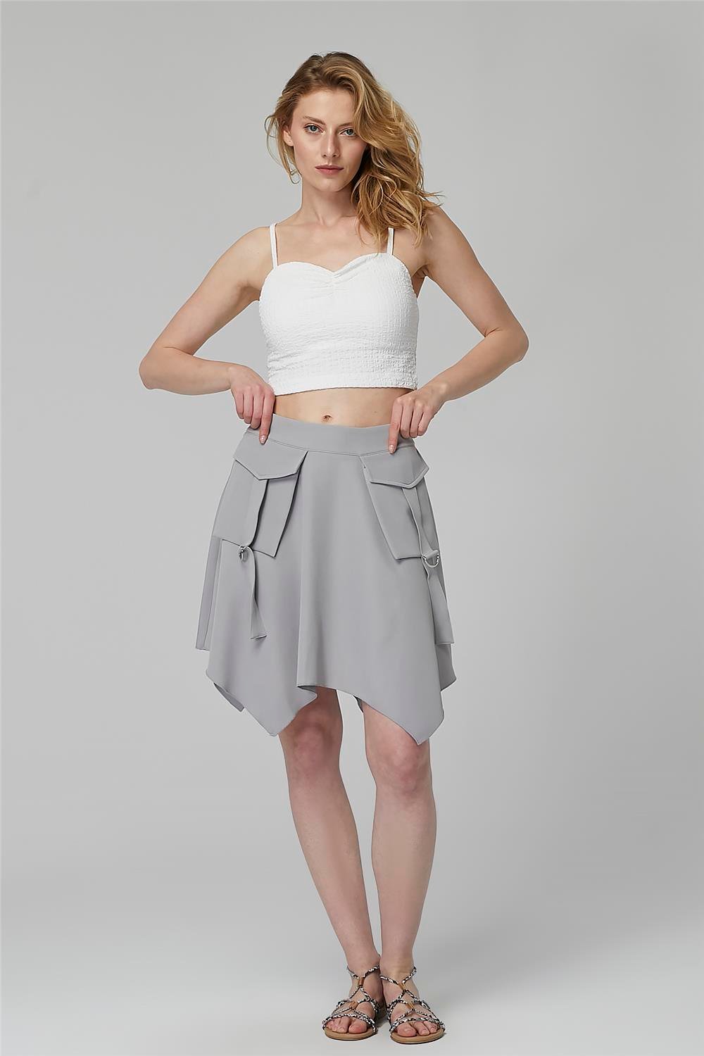 Kurzer Gürtelrock Image